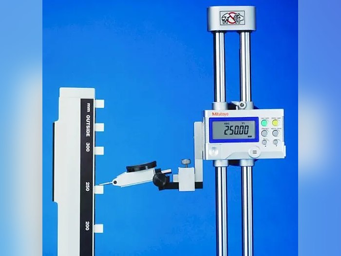Height gauge used for dimensional calibration